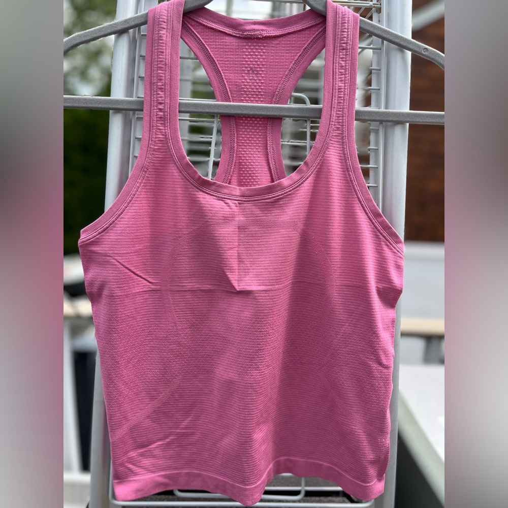 Lululemon Swiftly Tech Racerback
Tank Top 2.0 - Picture 4 of 7